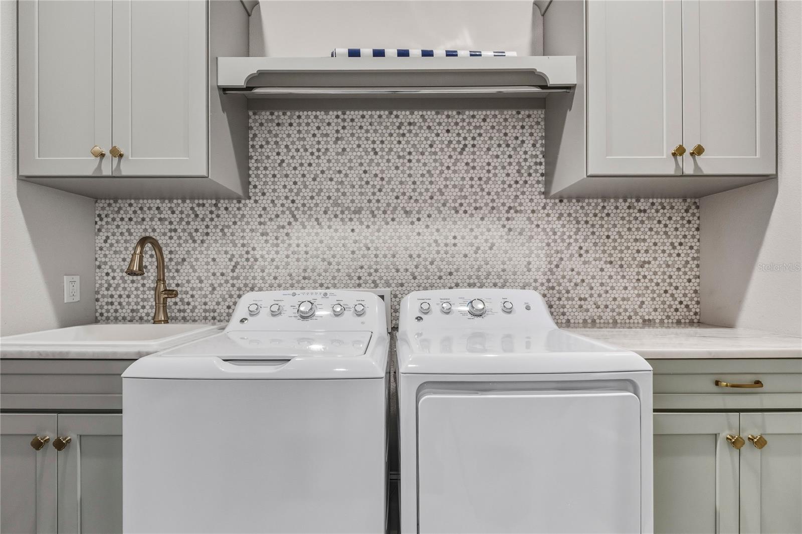 Listing photo id 44 for 459 20th Avenue