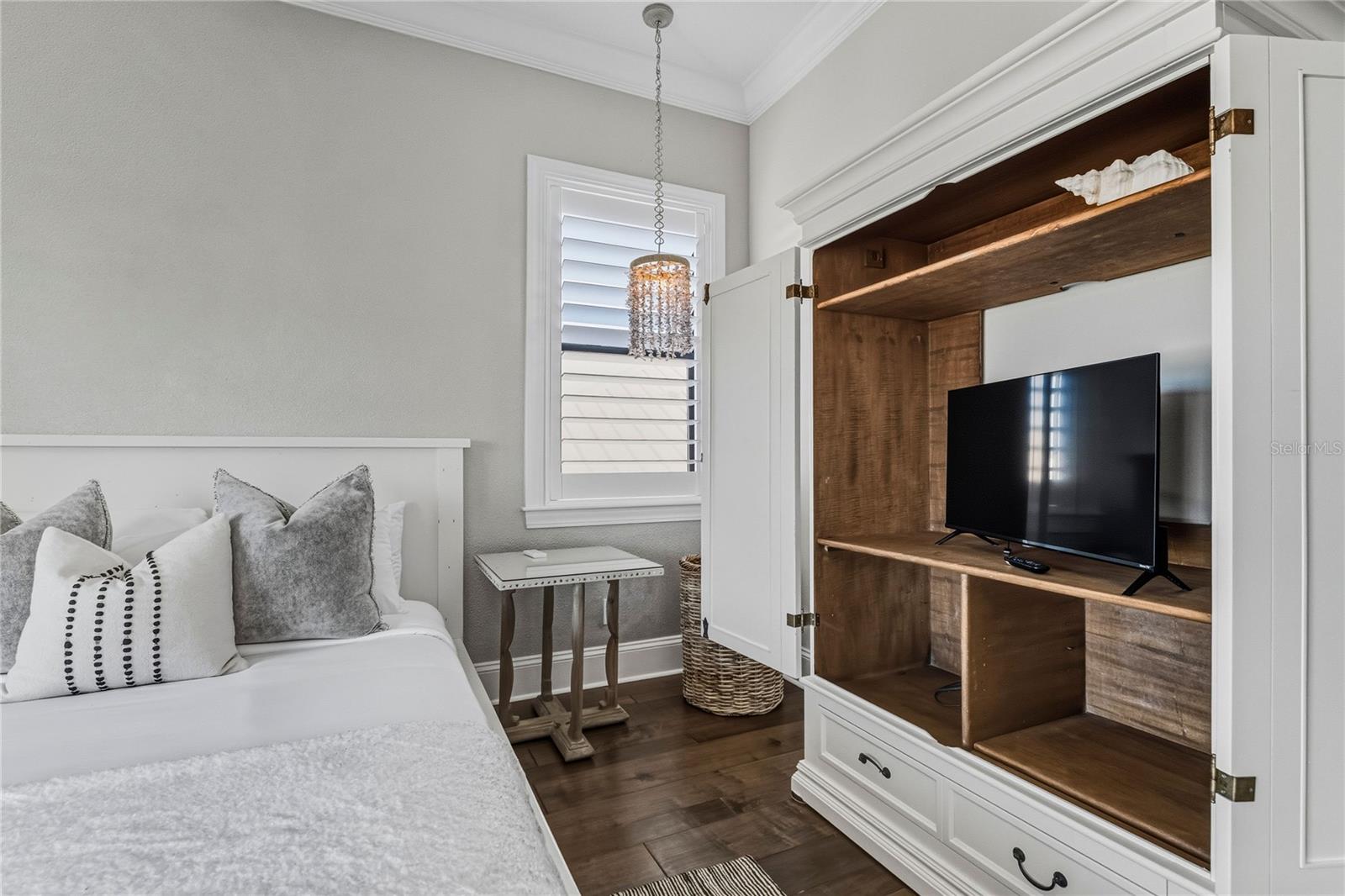 Listing photo id 47 for 459 20th Avenue