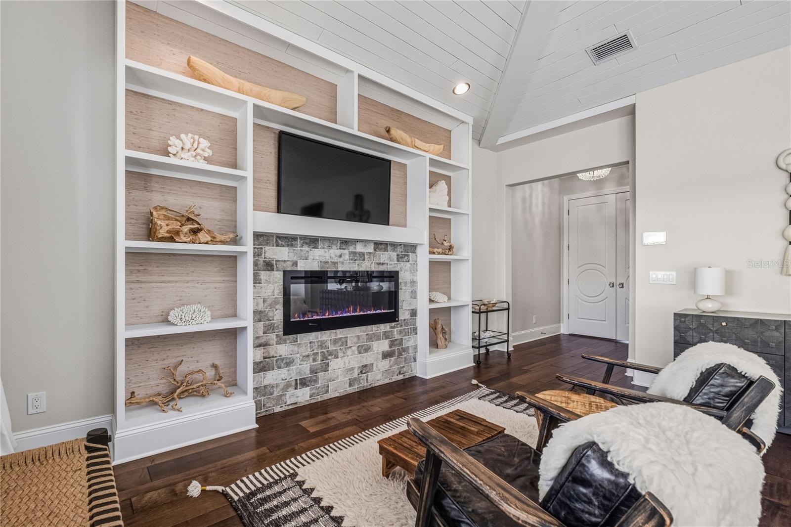 Listing photo id 56 for 459 20th Avenue