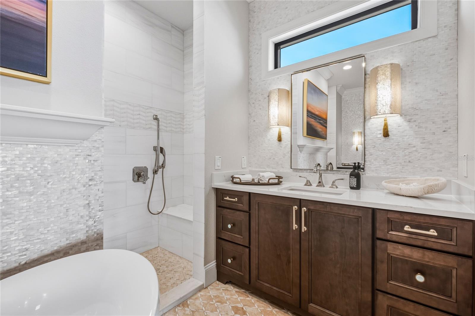 Listing photo id 60 for 459 20th Avenue