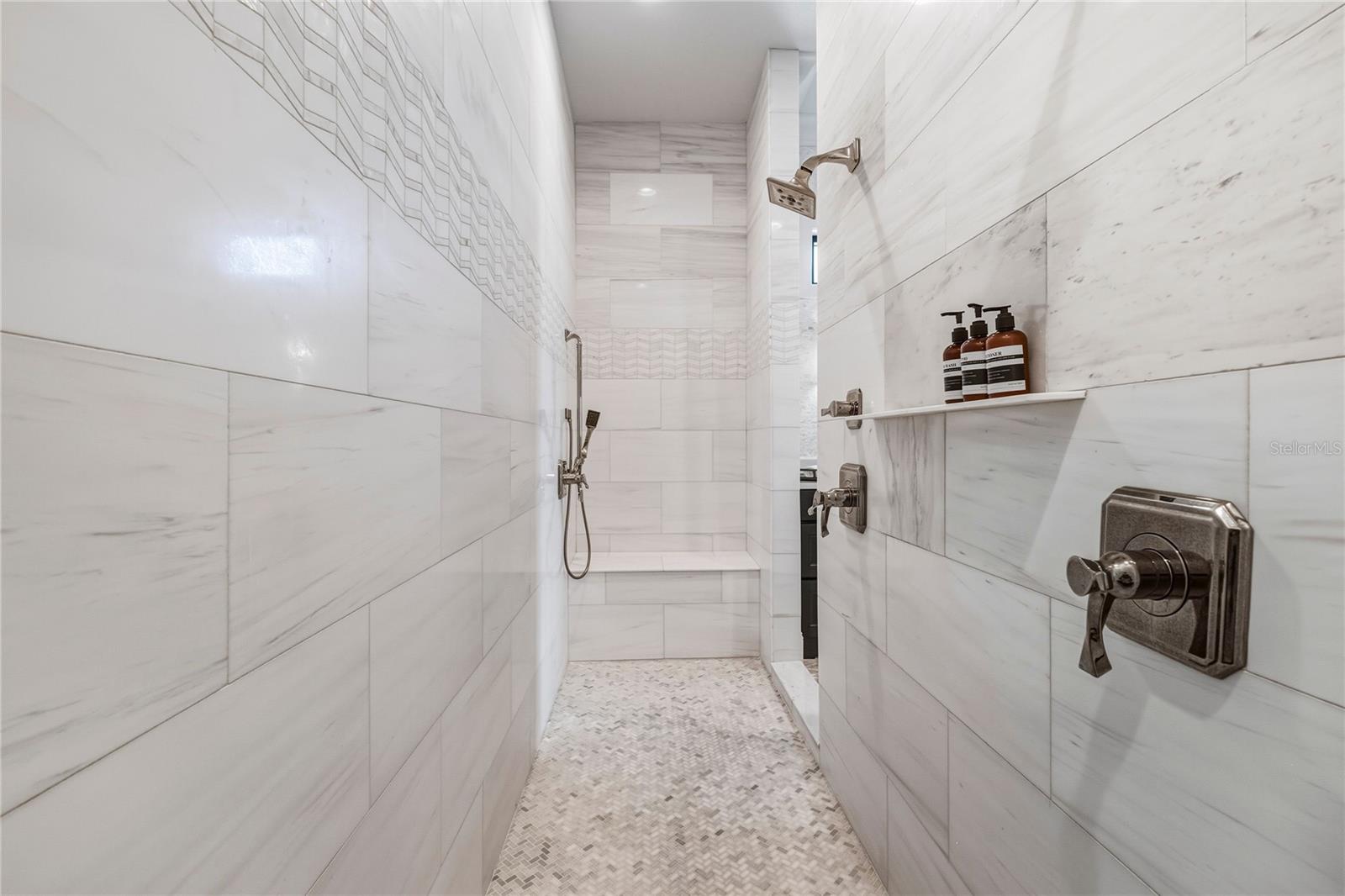 Listing photo id 62 for 459 20th Avenue