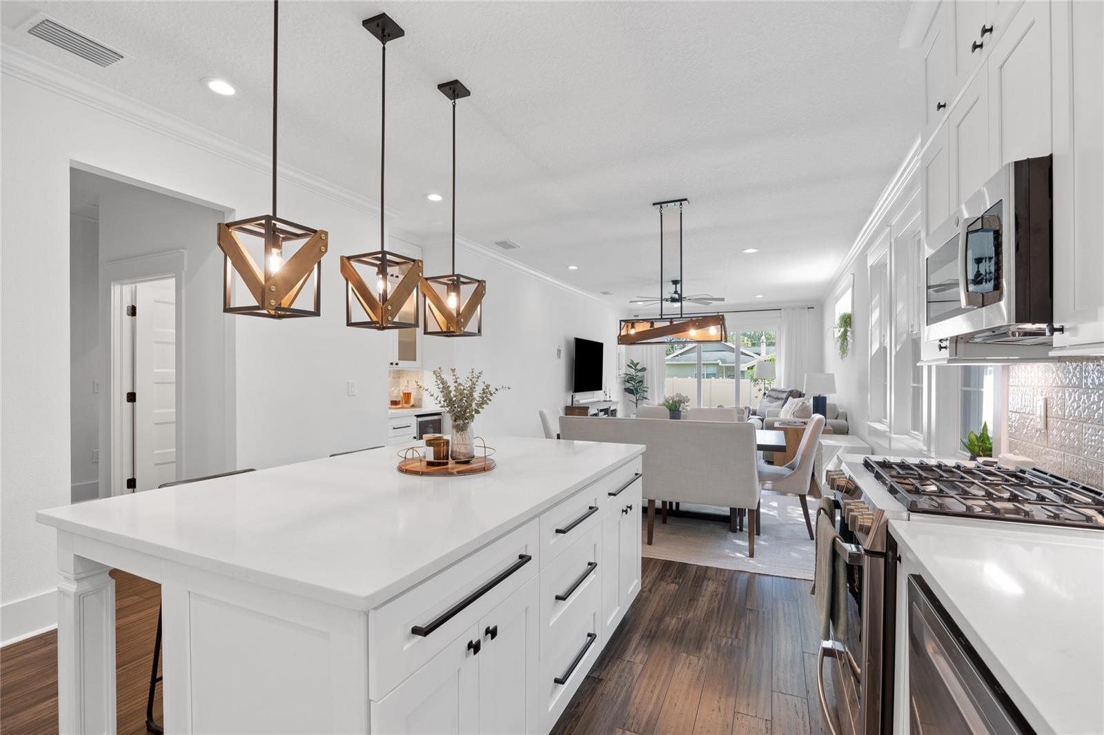 Image 12 of 36 For 911 Adalee Street