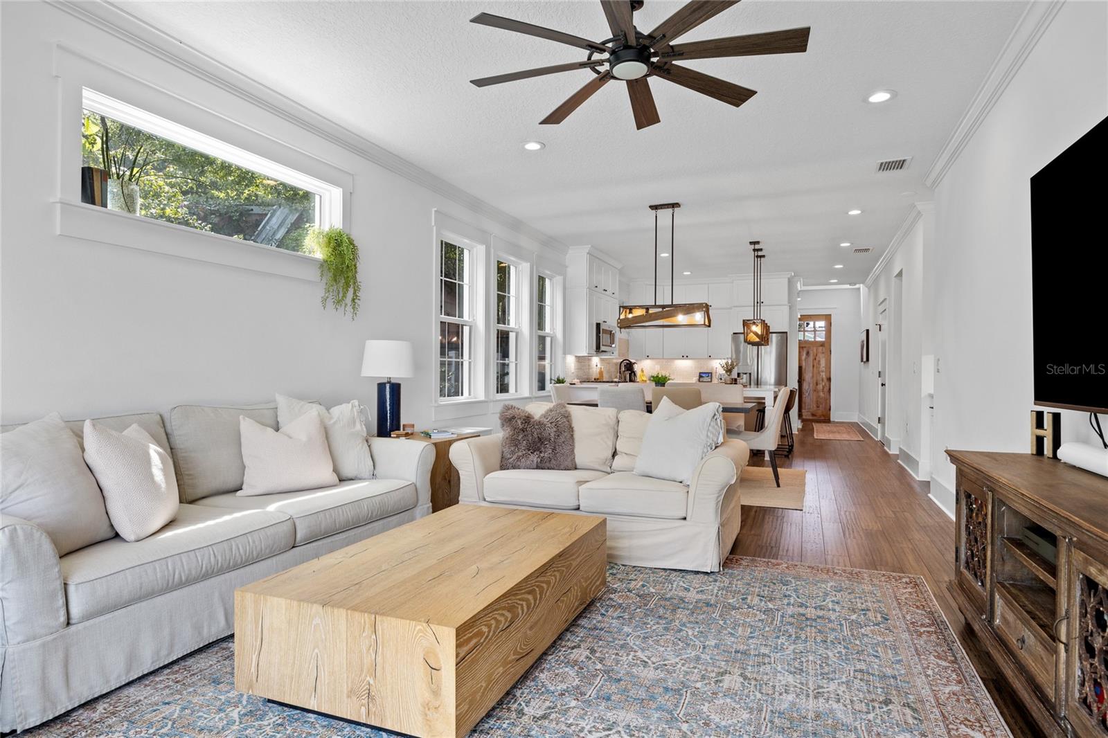 Image 16 of 36 For 911 Adalee Street