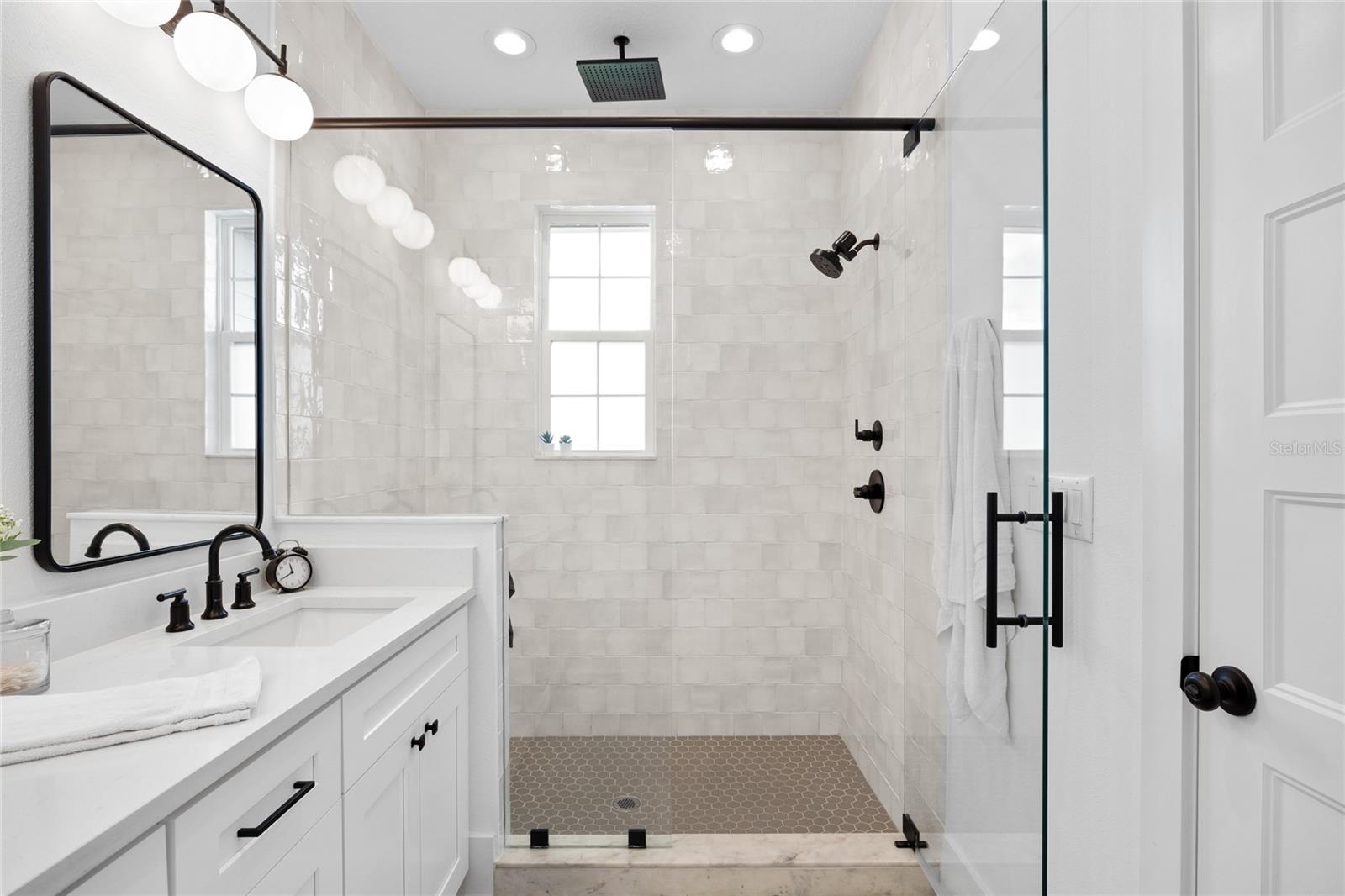 Image 20 of 36 For 911 Adalee Street