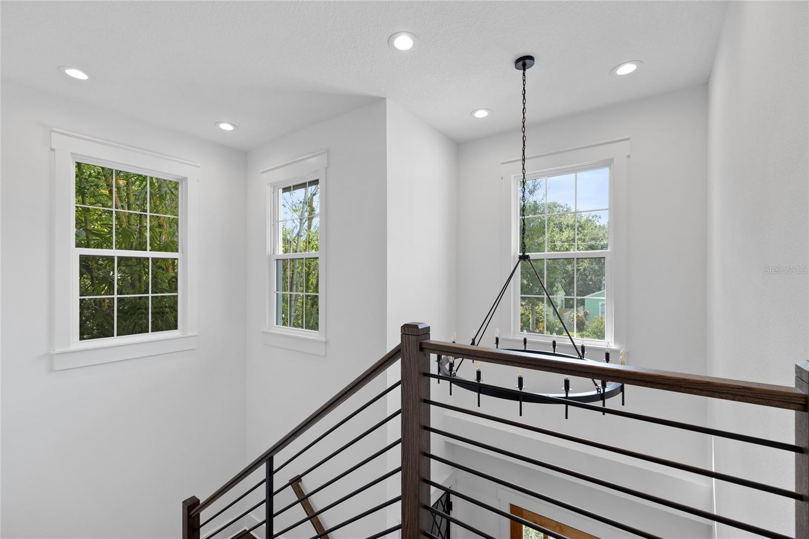 Image 22 of 36 For 911 Adalee Street