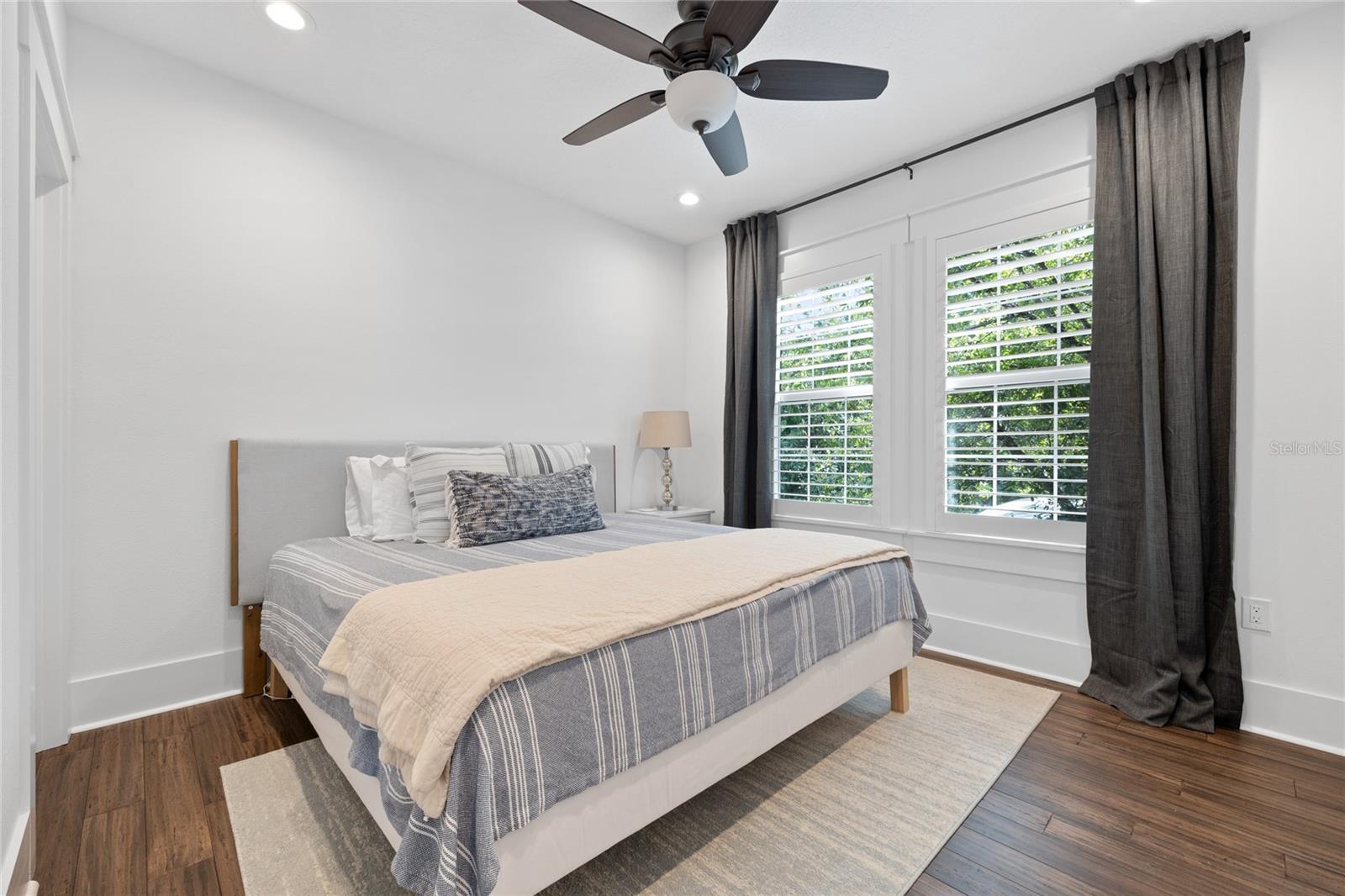 Image 29 of 36 For 911 Adalee Street