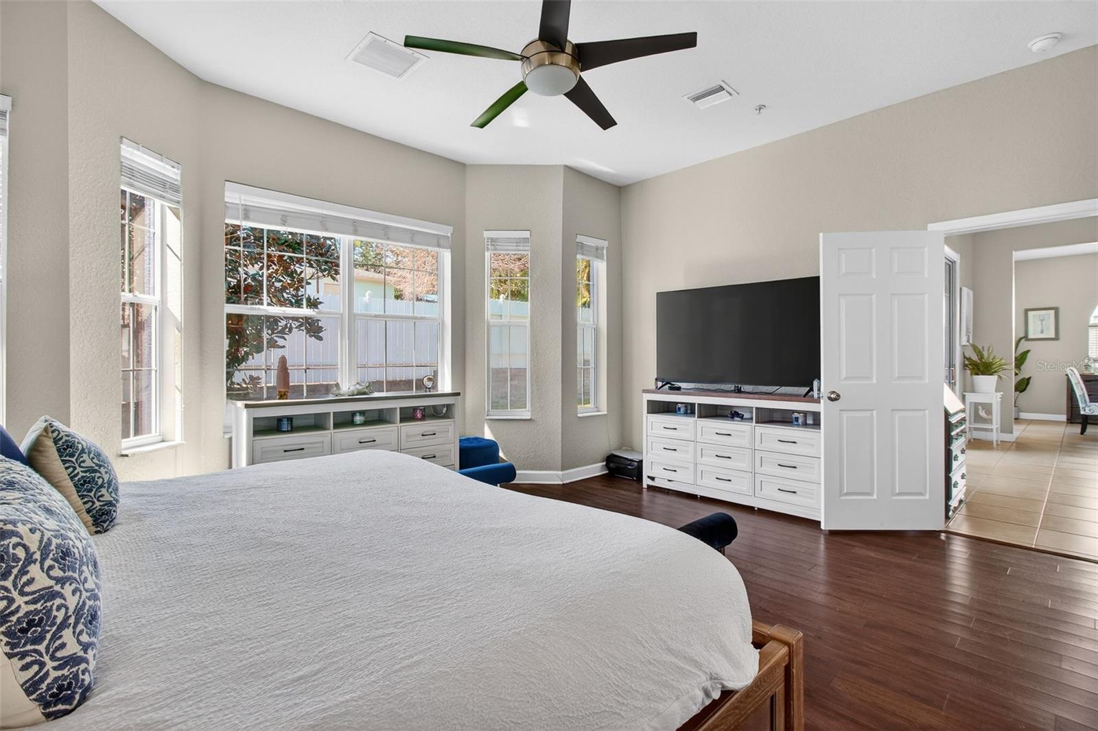 Image 8 of 47 For 650 Arbor Lane