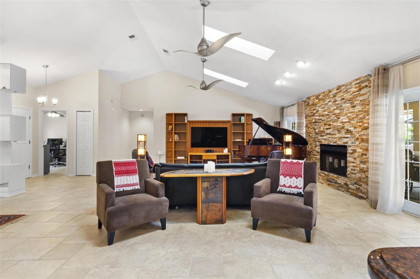 Image 18 of 71 For 6407 112th Avenue