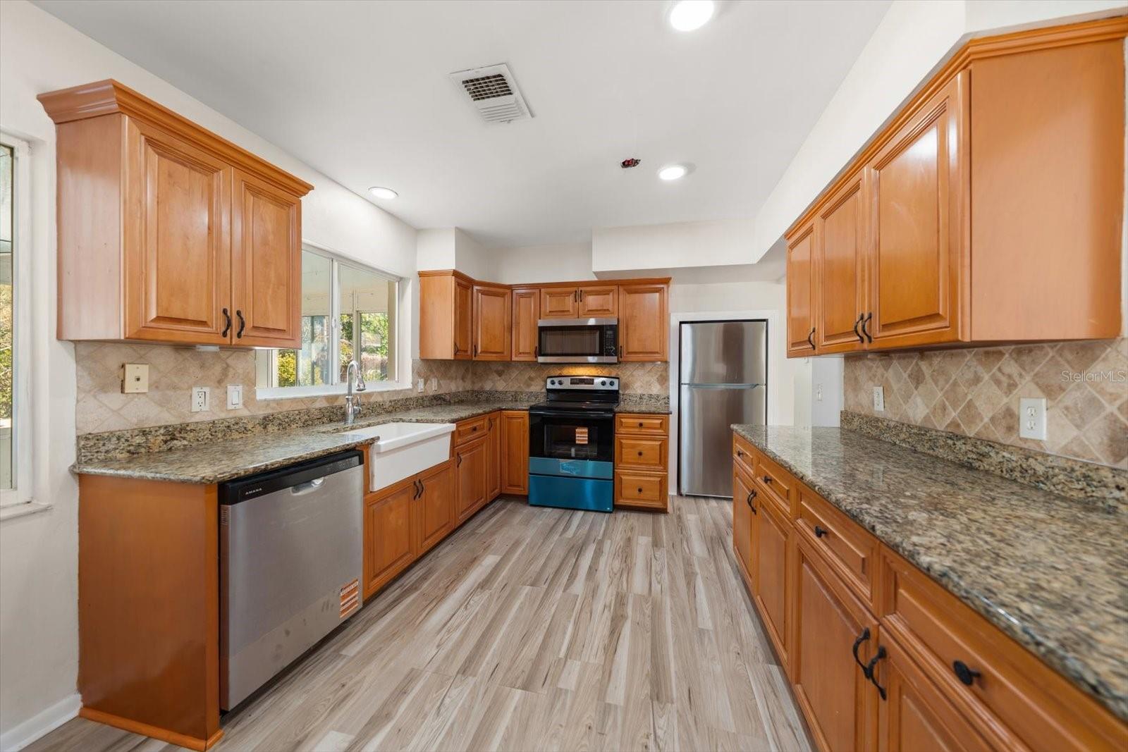 Image 7 of 34 For 2239 Duncan Drive