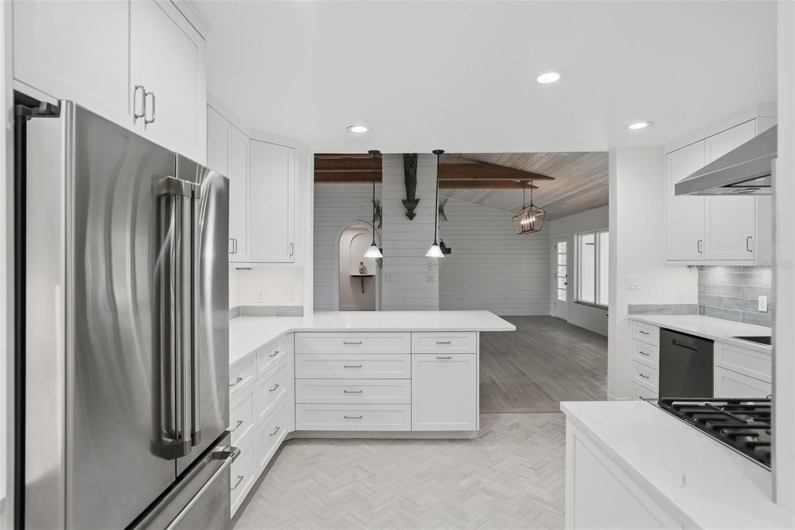 Image 21 of 50 For 2906 Pass A Grille Way