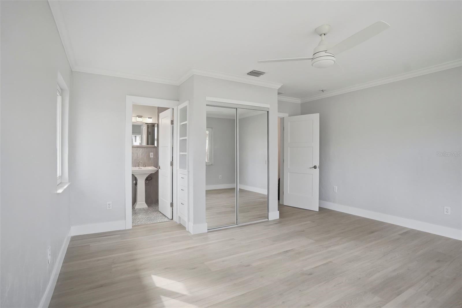 Image 33 of 50 For 2906 Pass A Grille Way