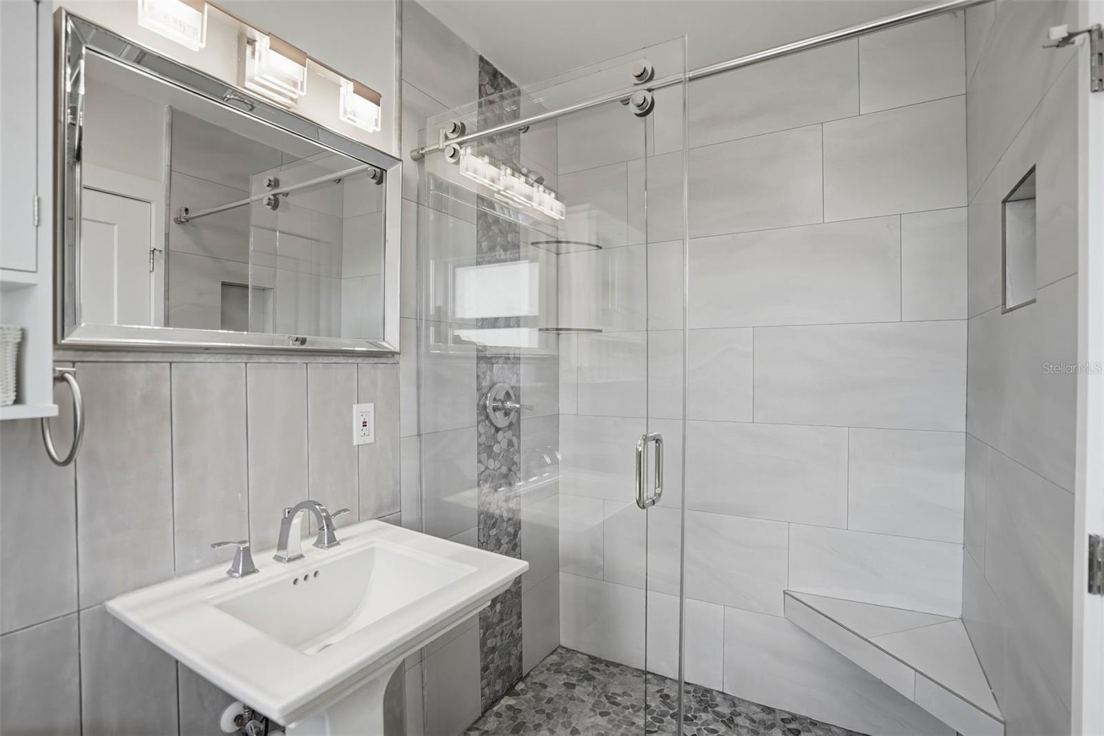 Image 34 of 50 For 2906 Pass A Grille Way