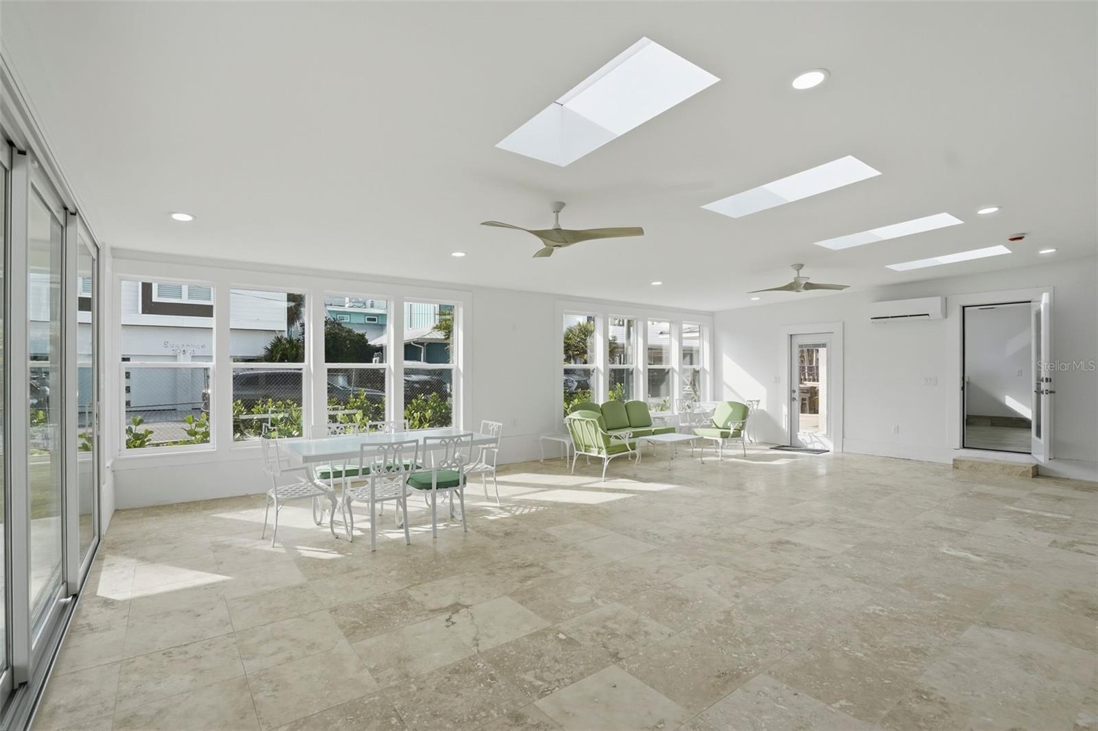 Image 40 of 50 For 2906 Pass A Grille Way