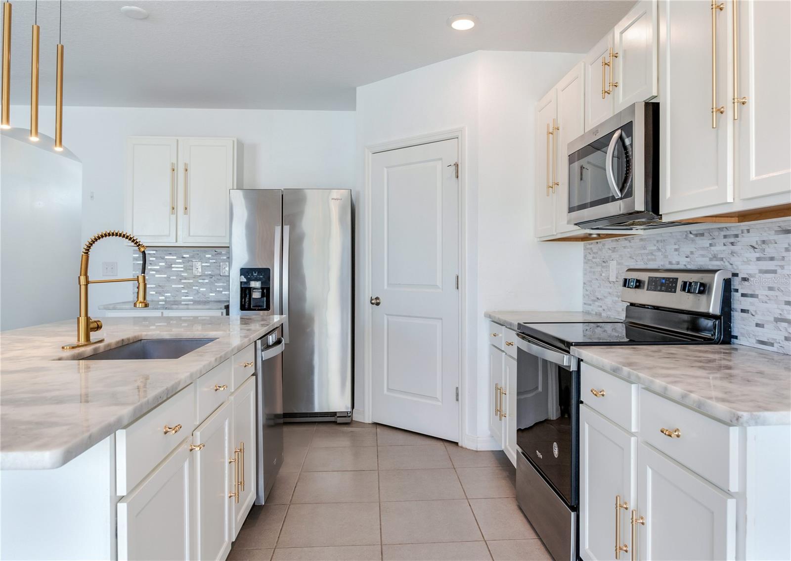 Image 12 of 49 For 2412 Knight Island Drive