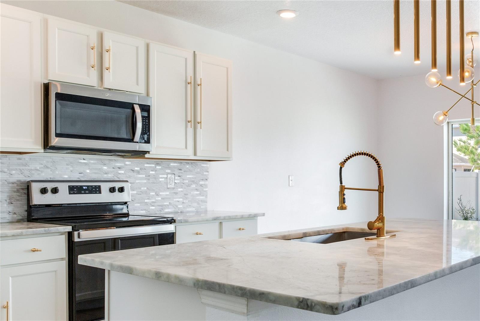 Image 14 of 49 For 2412 Knight Island Drive