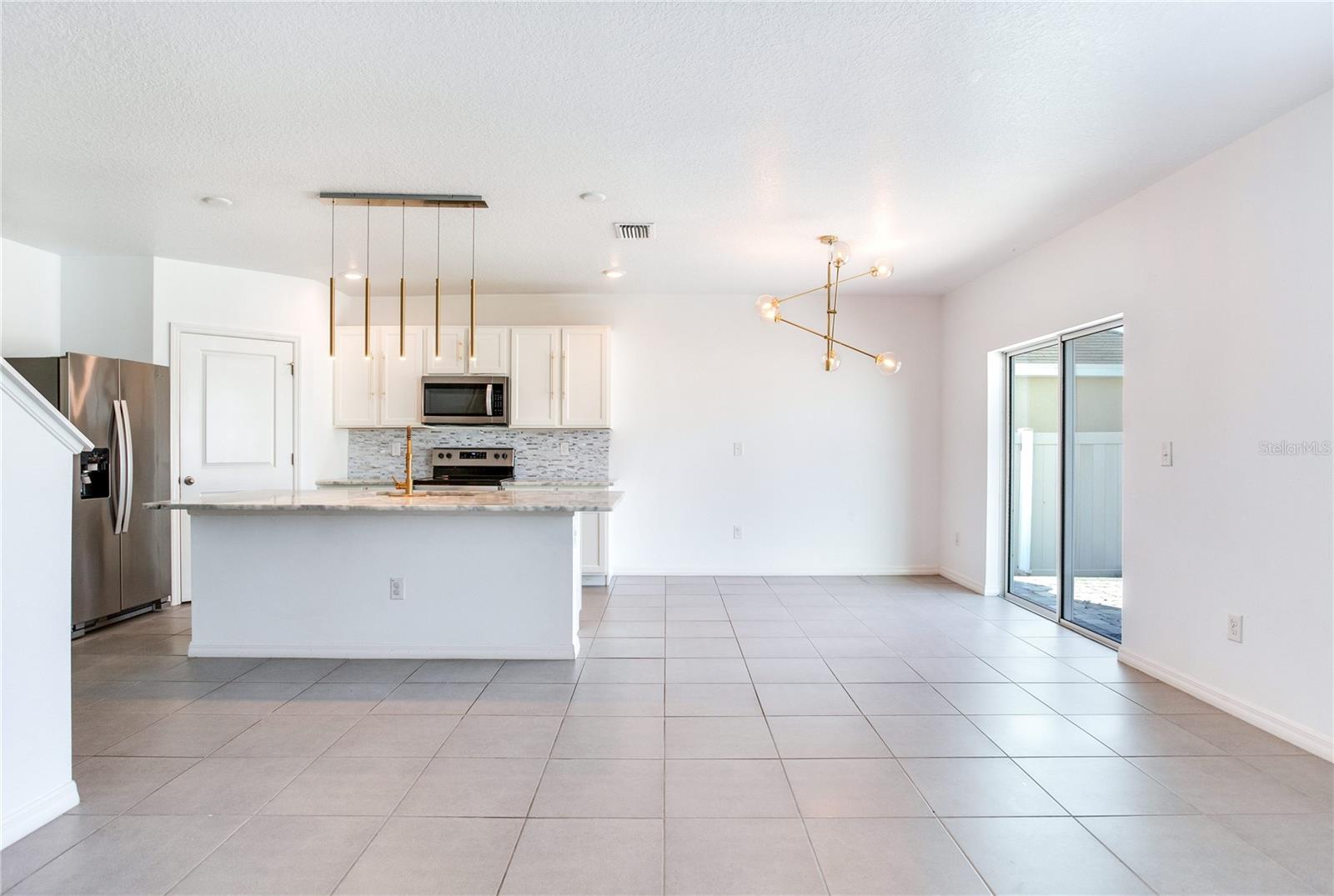 Image 18 of 49 For 2412 Knight Island Drive