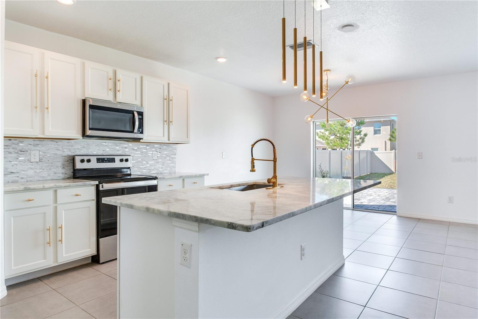 Image 9 of 49 For 2412 Knight Island Drive