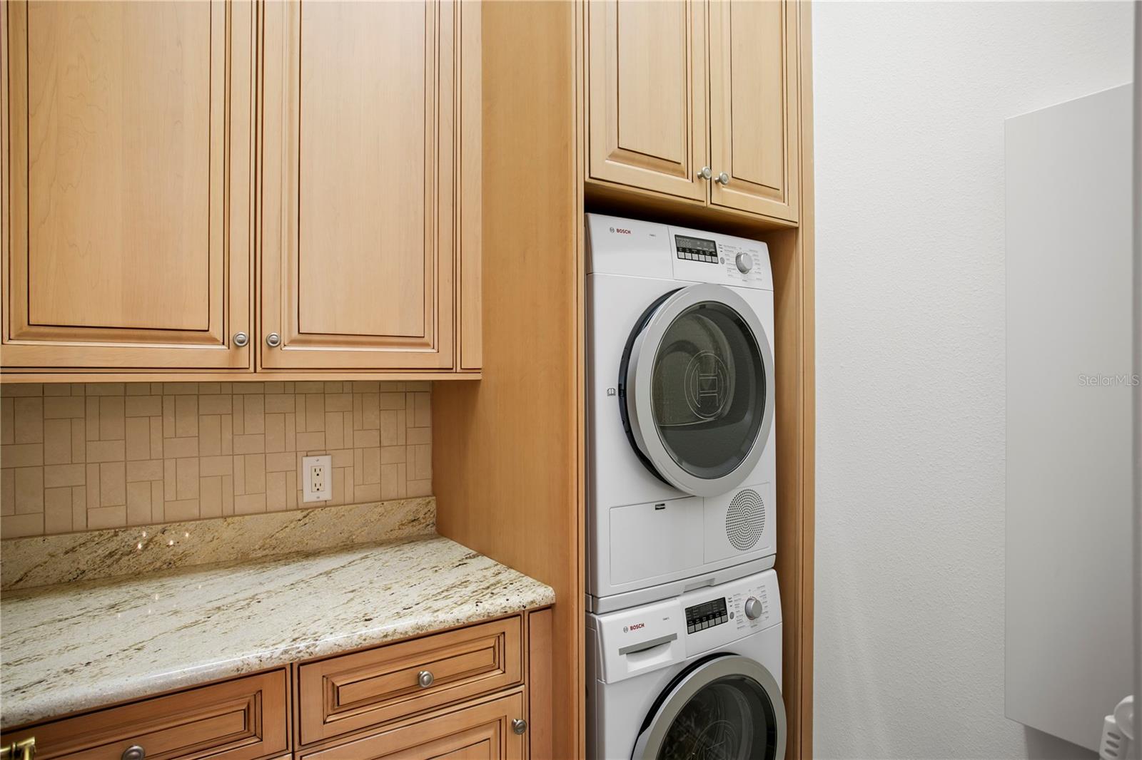 Image 52 of 59 For 16911 Comunidad De Avila