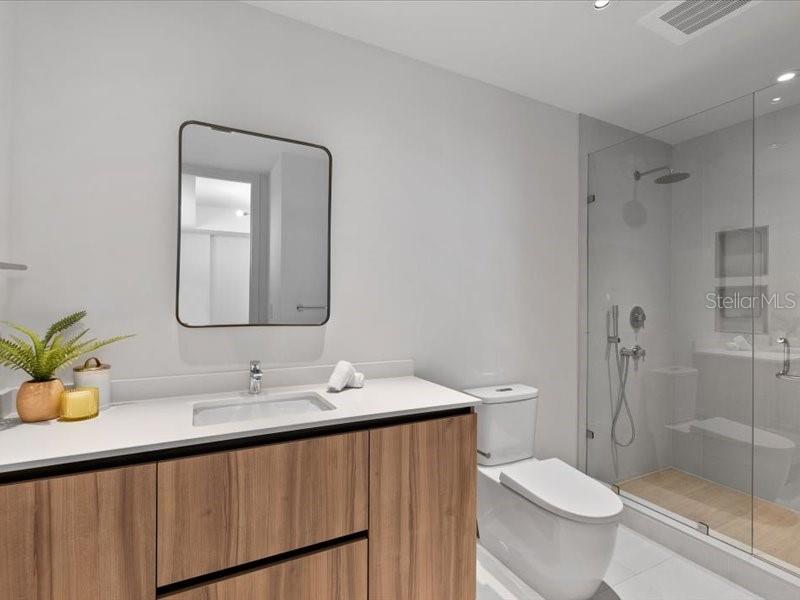 Image 26 of 63 For 1020 Sunset Point Road 410