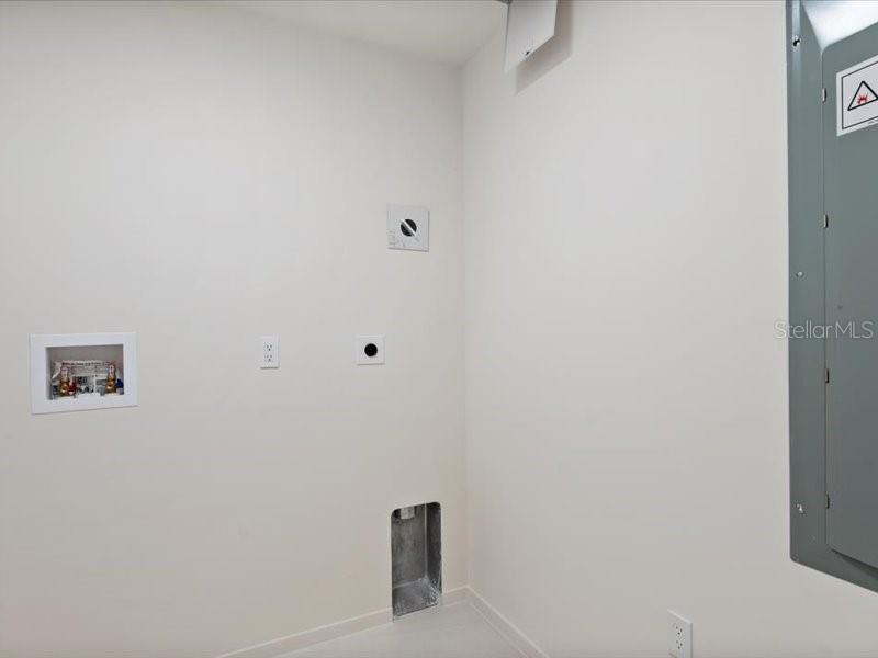 Image 30 of 63 For 1020 Sunset Point Road 410