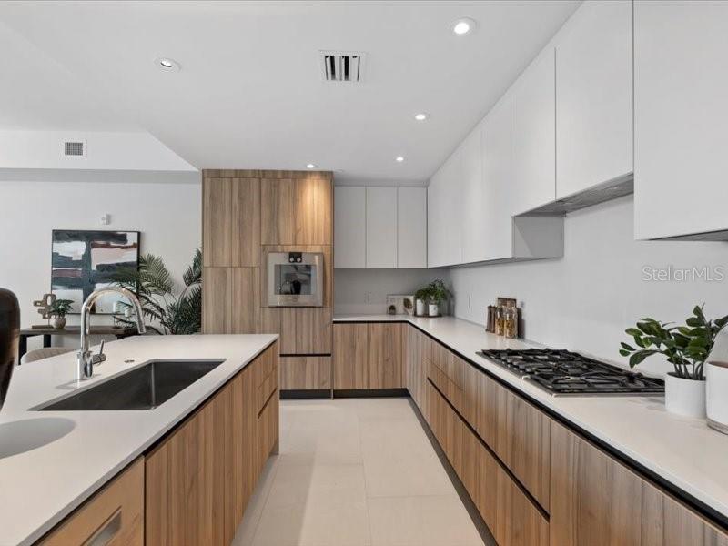 Image 5 of 63 For 1020 Sunset Point Road 410