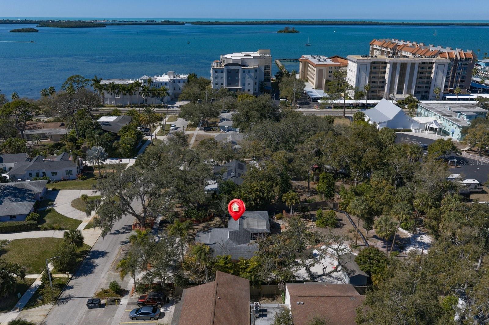 Listing photo id 9 for 240 President Street