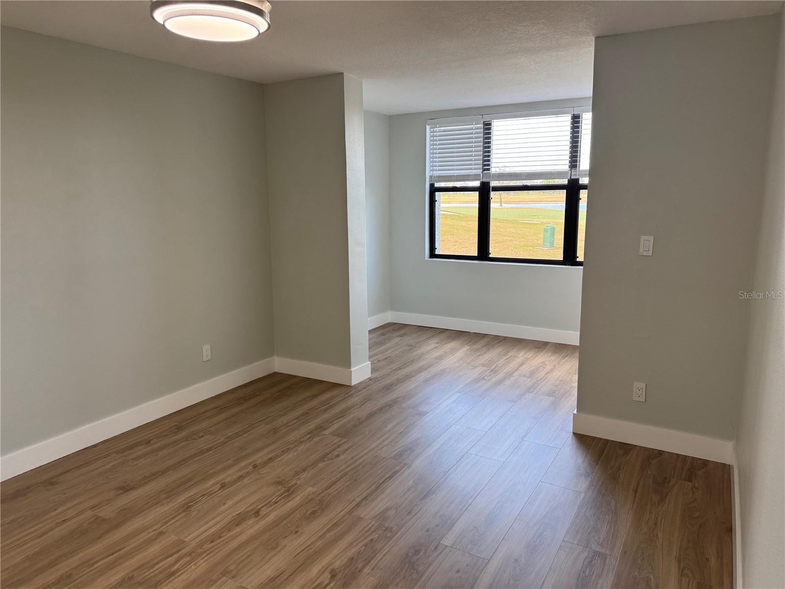 Image 13 of 24 For 2017 Skimmer Court W 413