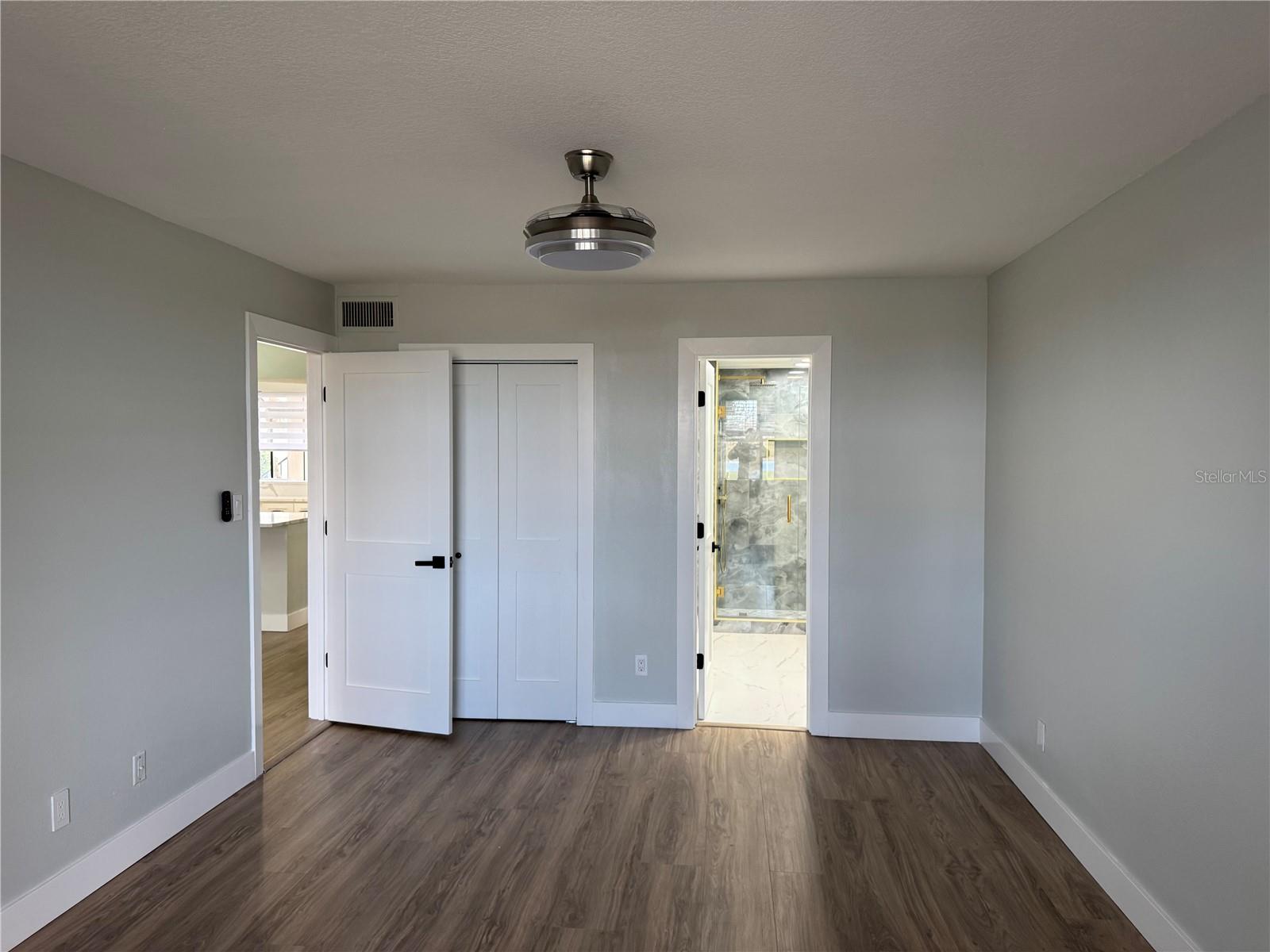 Image 14 of 24 For 2017 Skimmer Court W 413