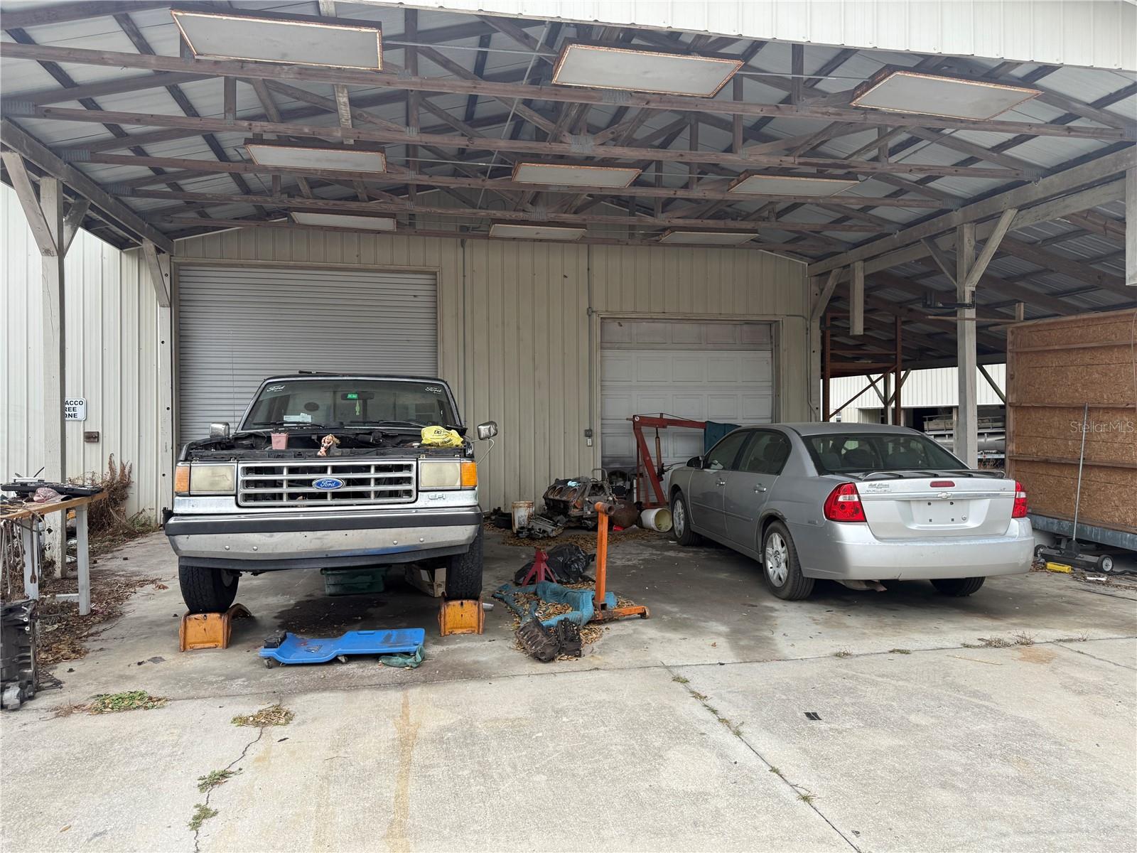 Listing photo id 17 for 3970 Knights Griffin Road