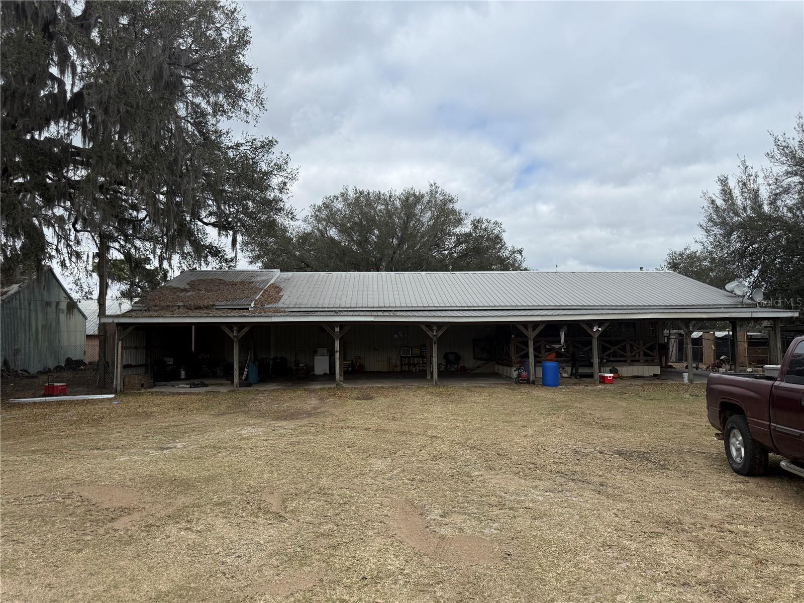 Listing photo id 7 for 3970 Knights Griffin Road