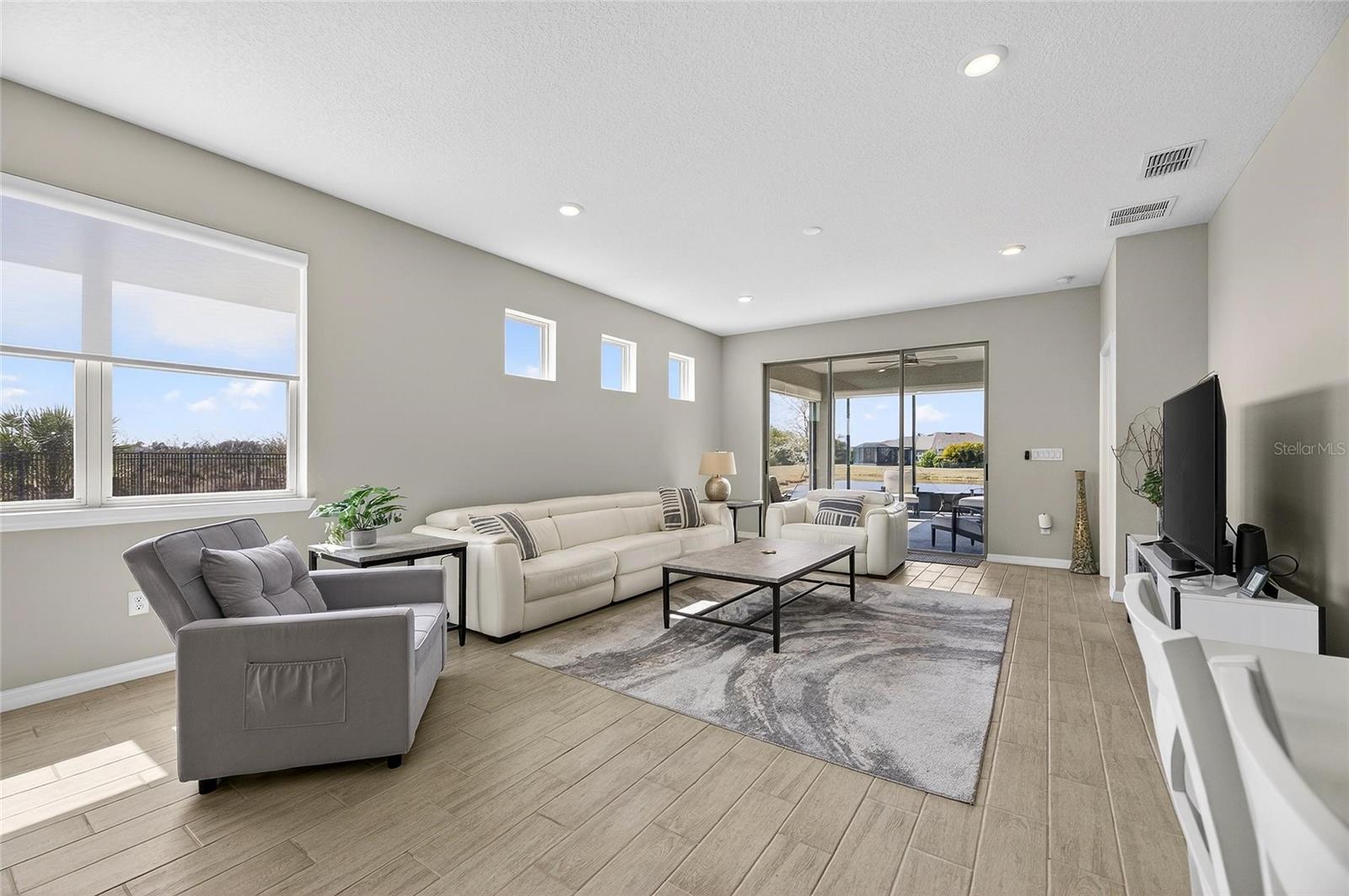 Image 15 of 51 For 6204 Mooring Line Circle