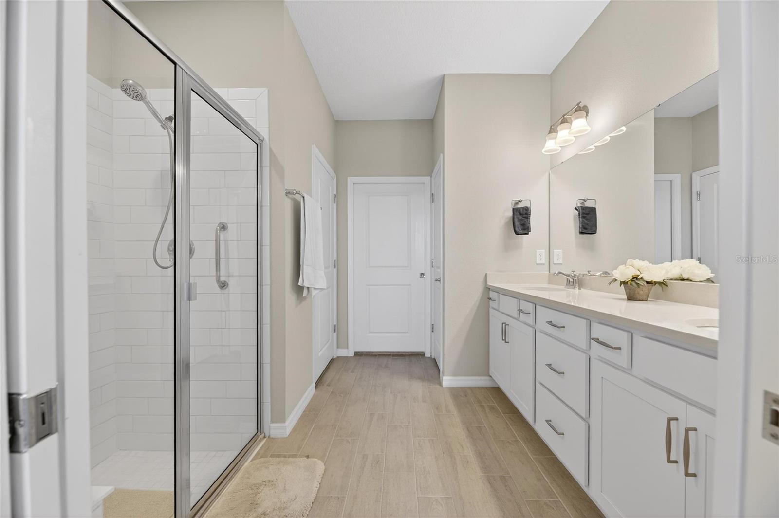 Image 19 of 51 For 6204 Mooring Line Circle