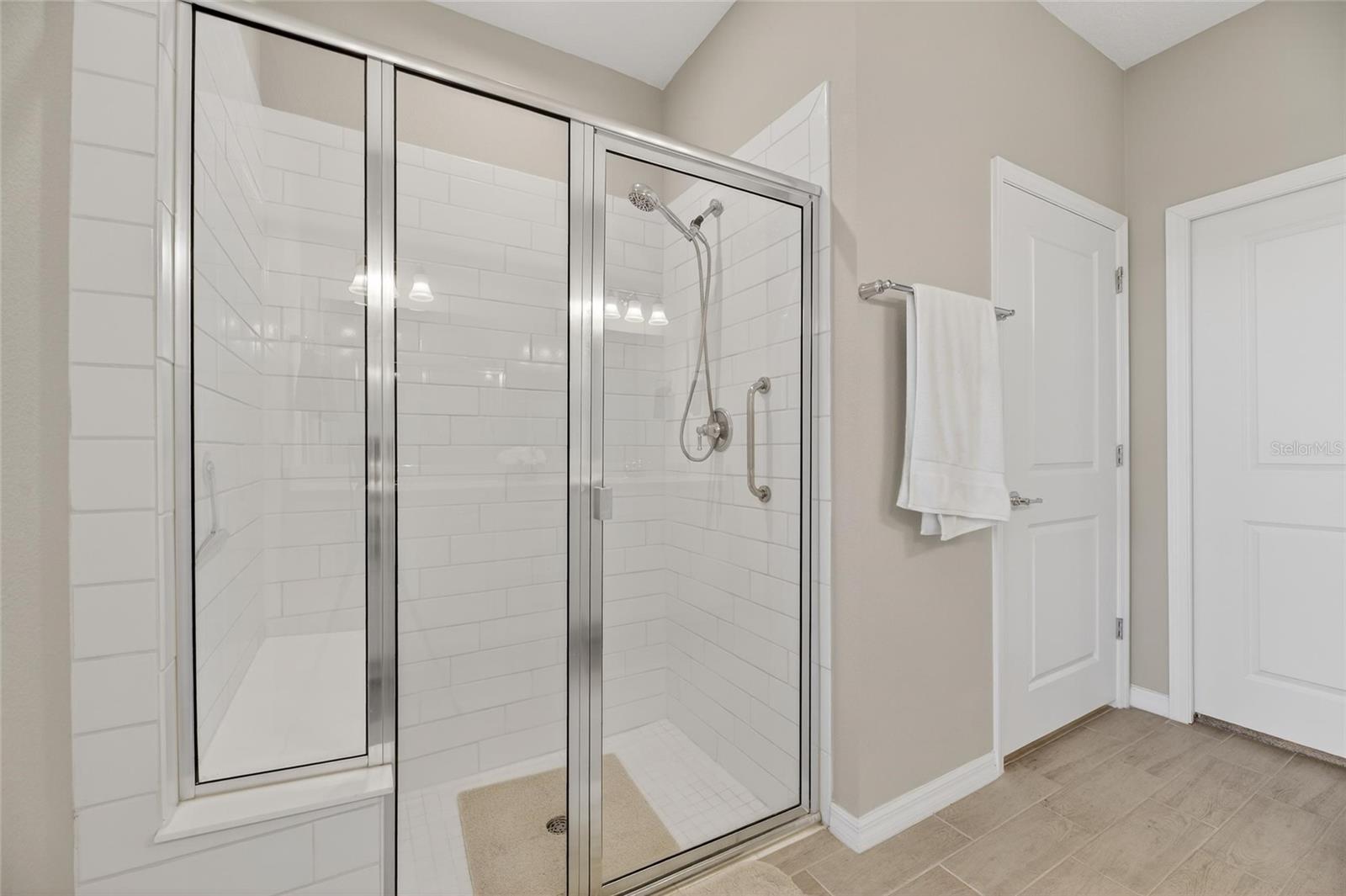 Image 20 of 51 For 6204 Mooring Line Circle