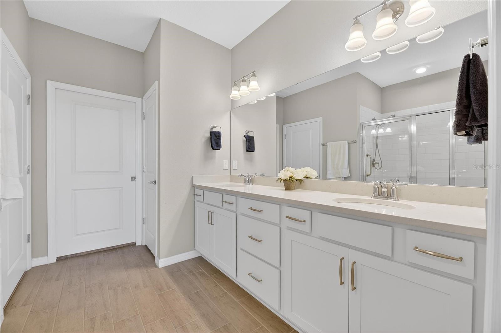 Image 21 of 51 For 6204 Mooring Line Circle