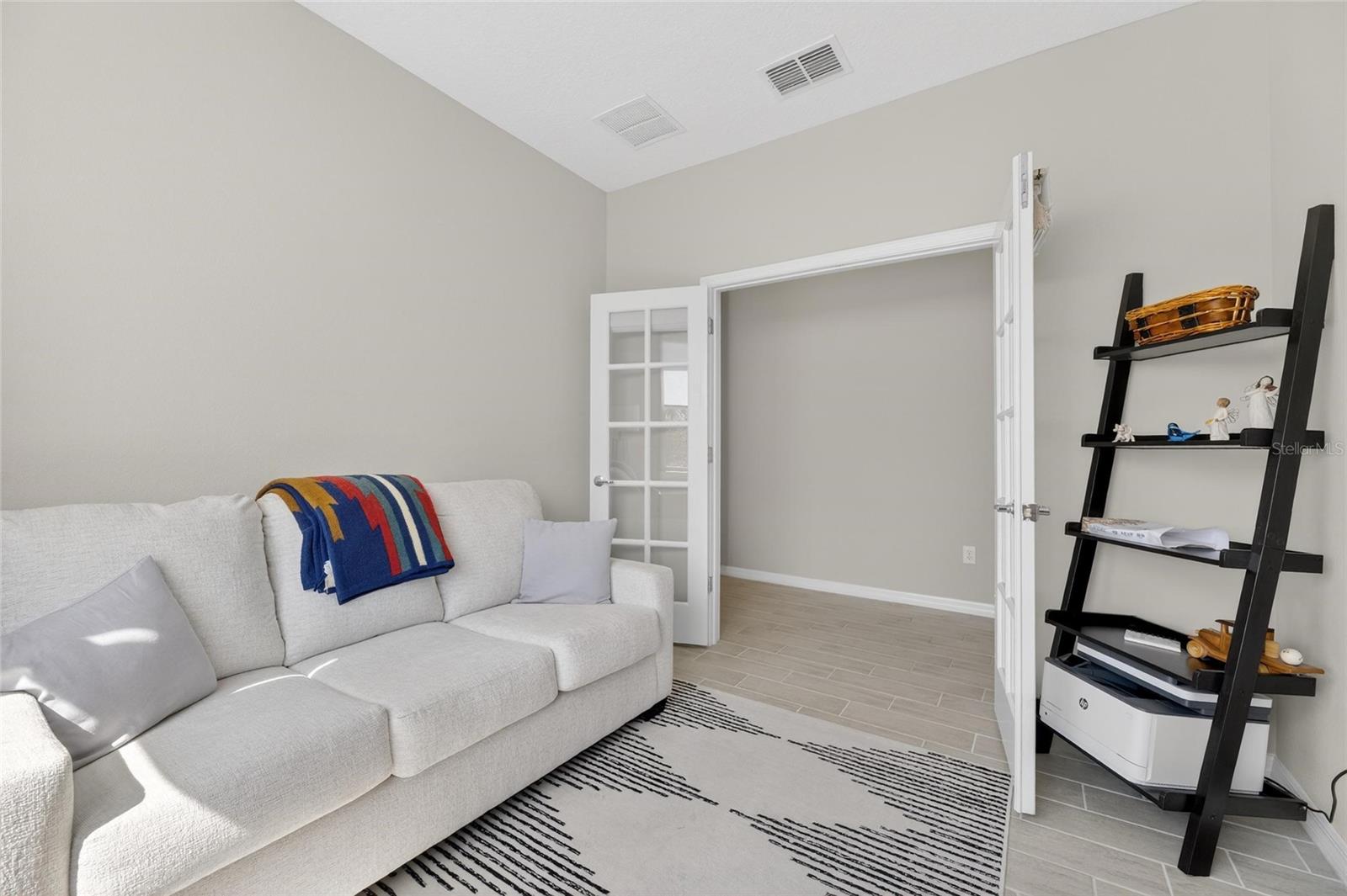 Image 26 of 51 For 6204 Mooring Line Circle