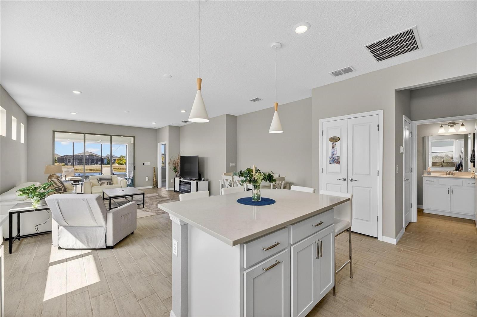 Image 6 of 51 For 6204 Mooring Line Circle