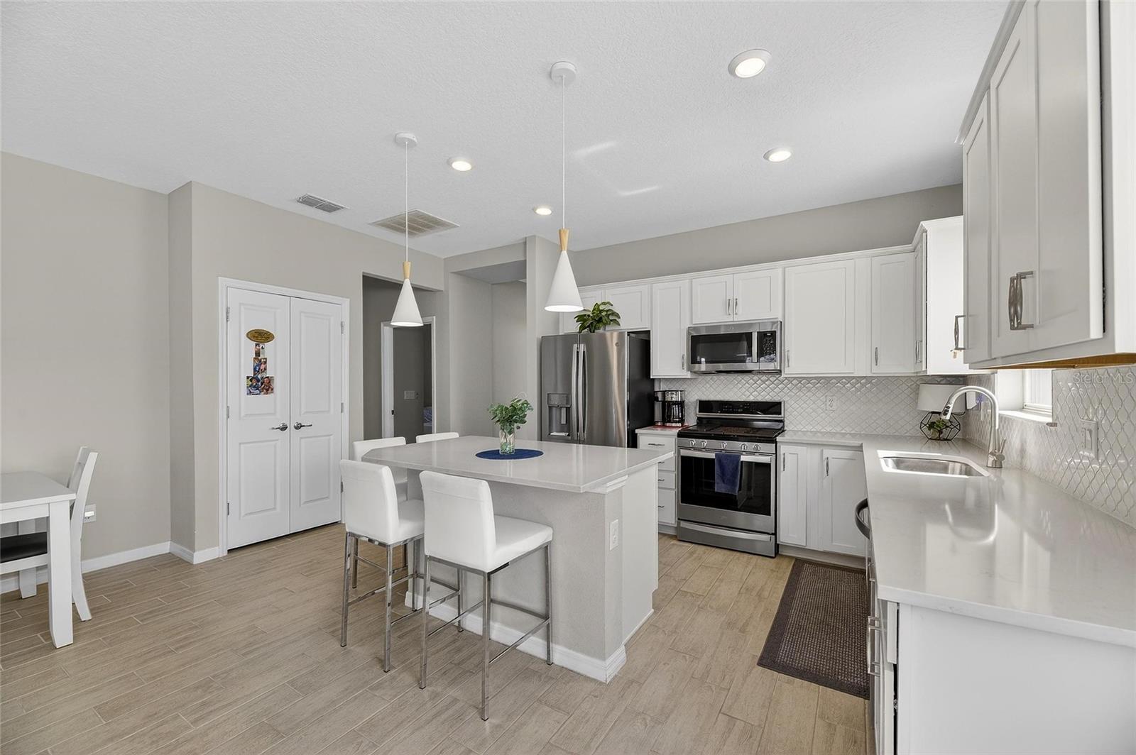 Image 8 of 51 For 6204 Mooring Line Circle