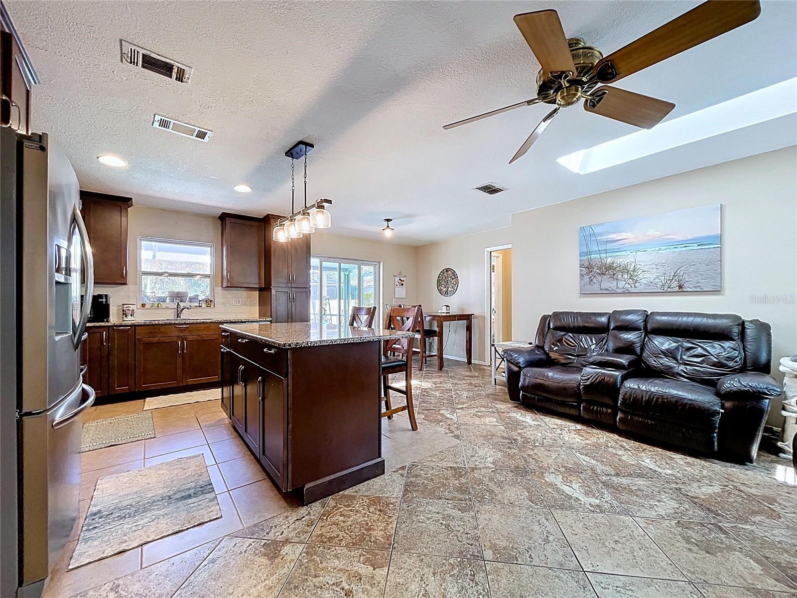 Image 10 of 28 For 1704 Hibiscus Circle N