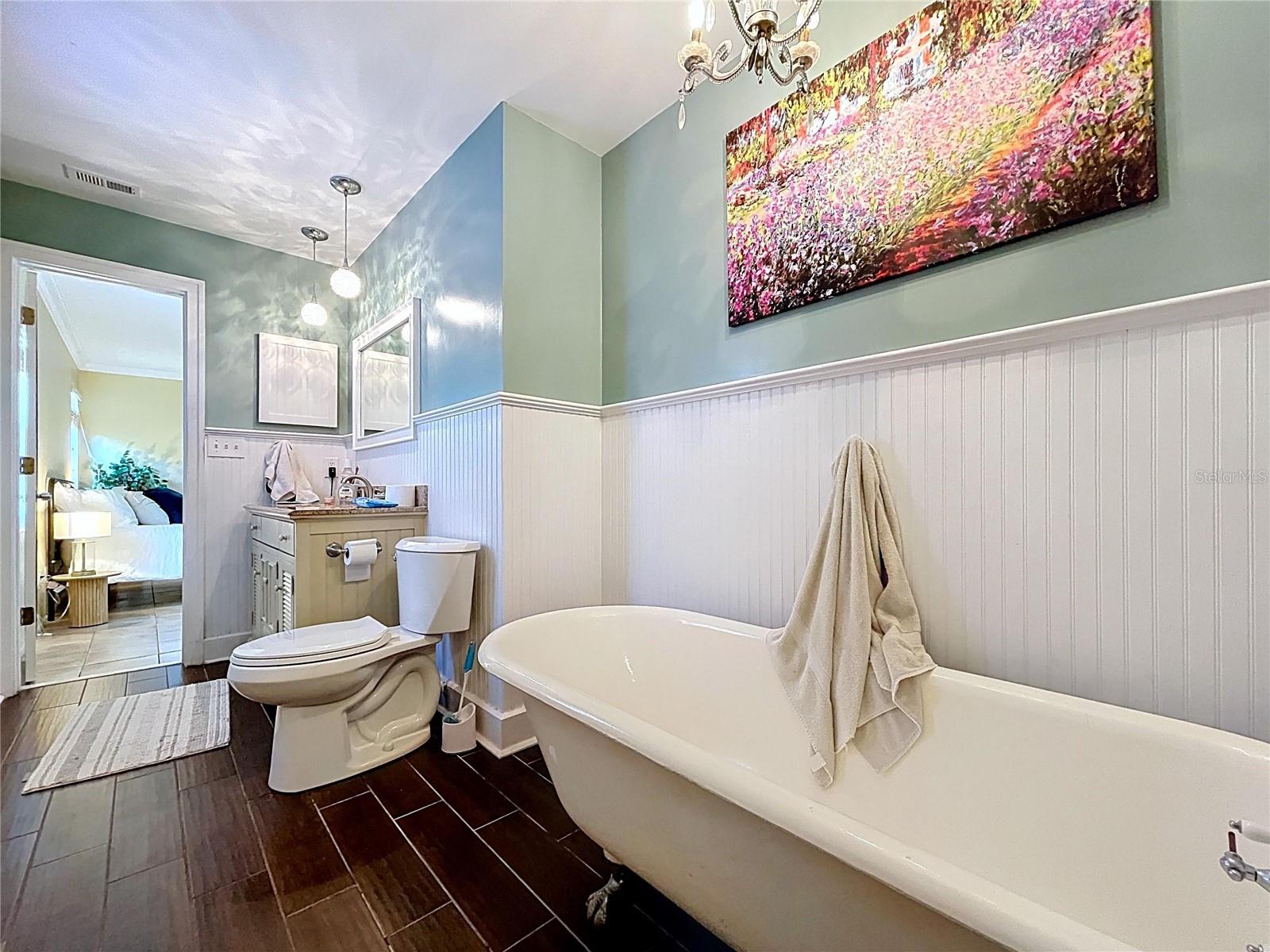 Image 17 of 28 For 1704 Hibiscus Circle N