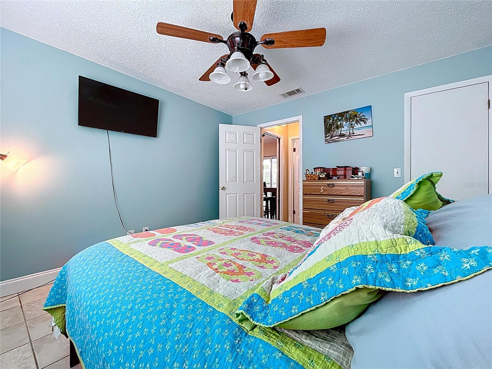 Image 19 of 28 For 1704 Hibiscus Circle N