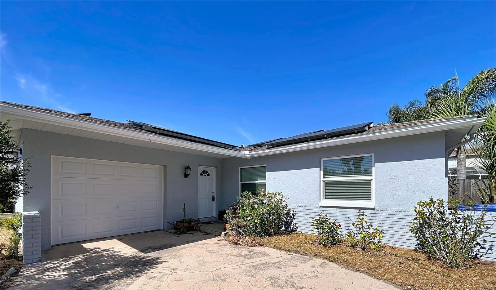 Image 2 of 28 For 1704 Hibiscus Circle N