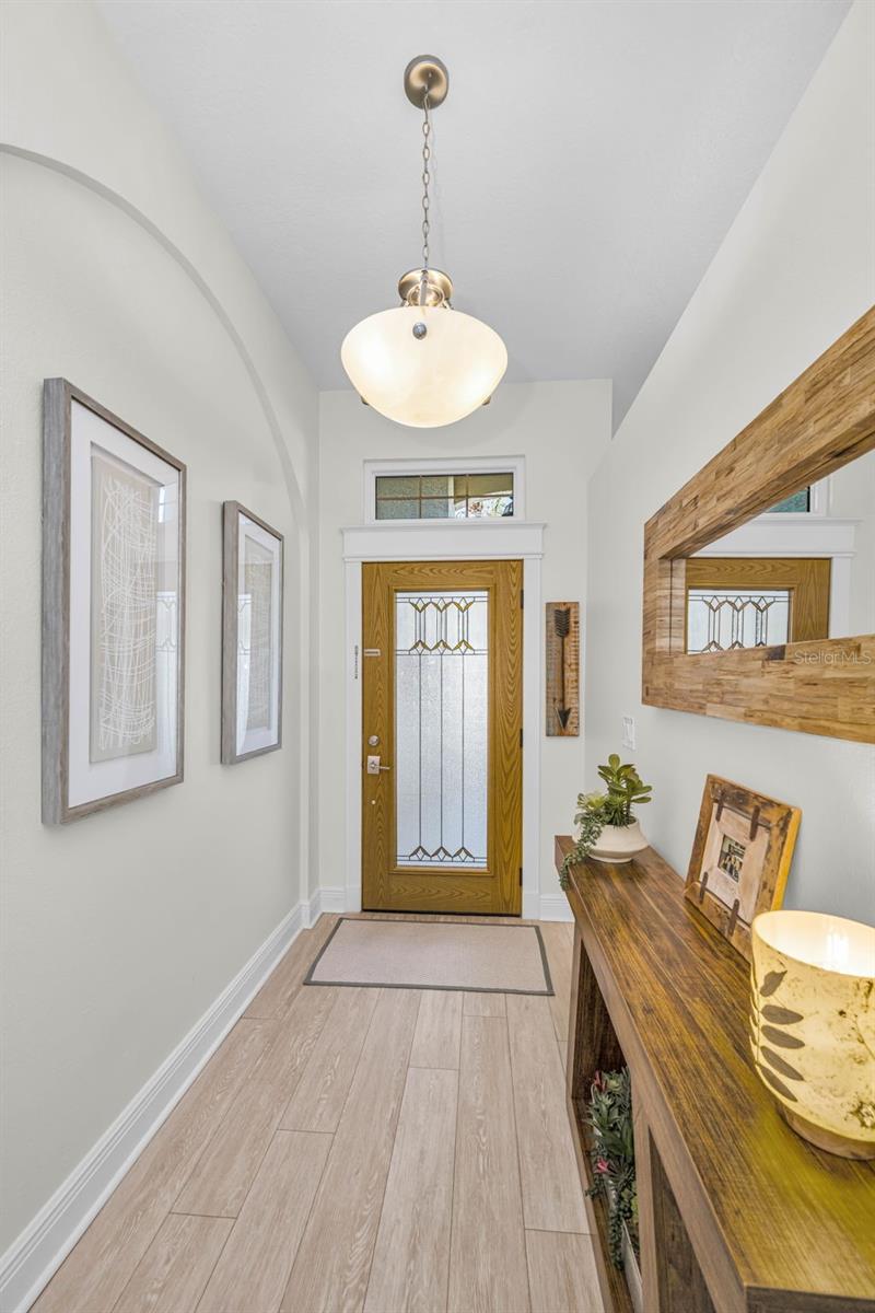 Image 11 of 87 For 1527 Woodstream Drive