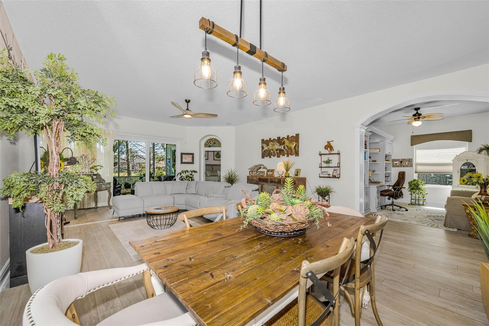 Image 16 of 87 For 1527 Woodstream Drive