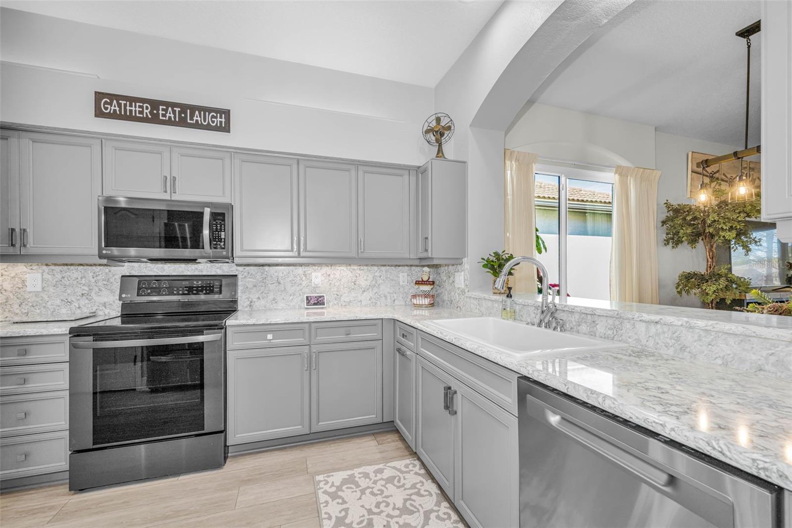 Image 20 of 87 For 1527 Woodstream Drive