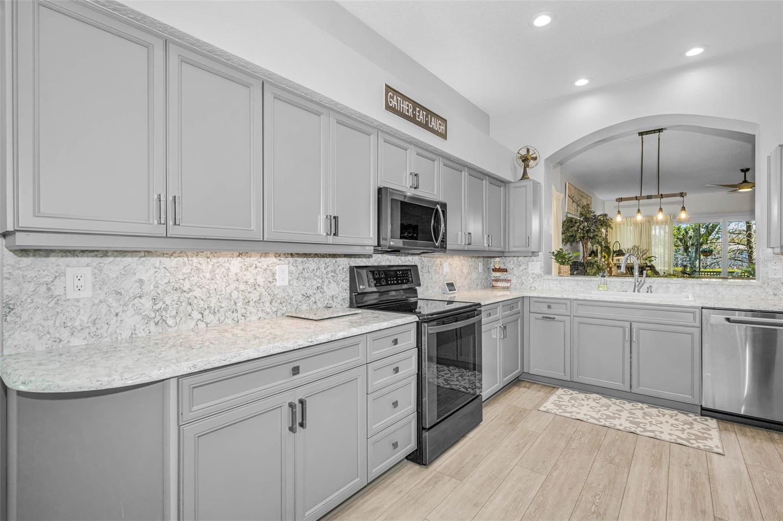 Image 24 of 87 For 1527 Woodstream Drive