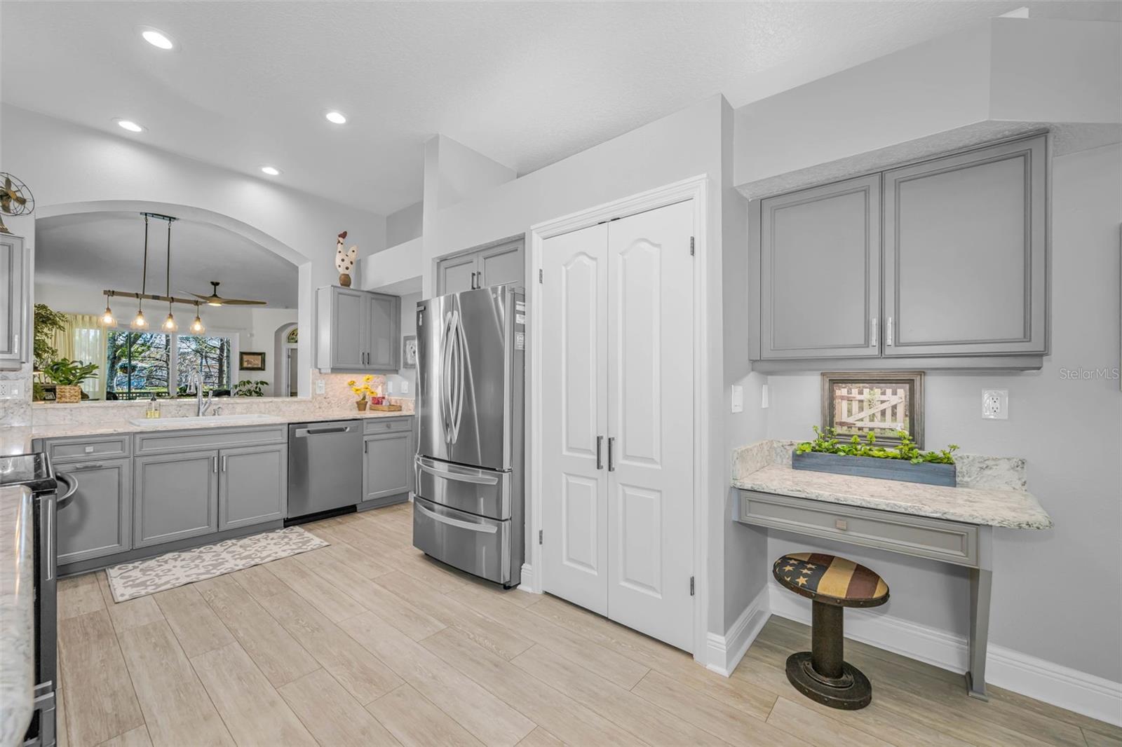 Image 25 of 87 For 1527 Woodstream Drive