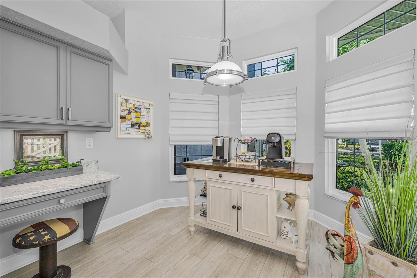 Image 27 of 87 For 1527 Woodstream Drive