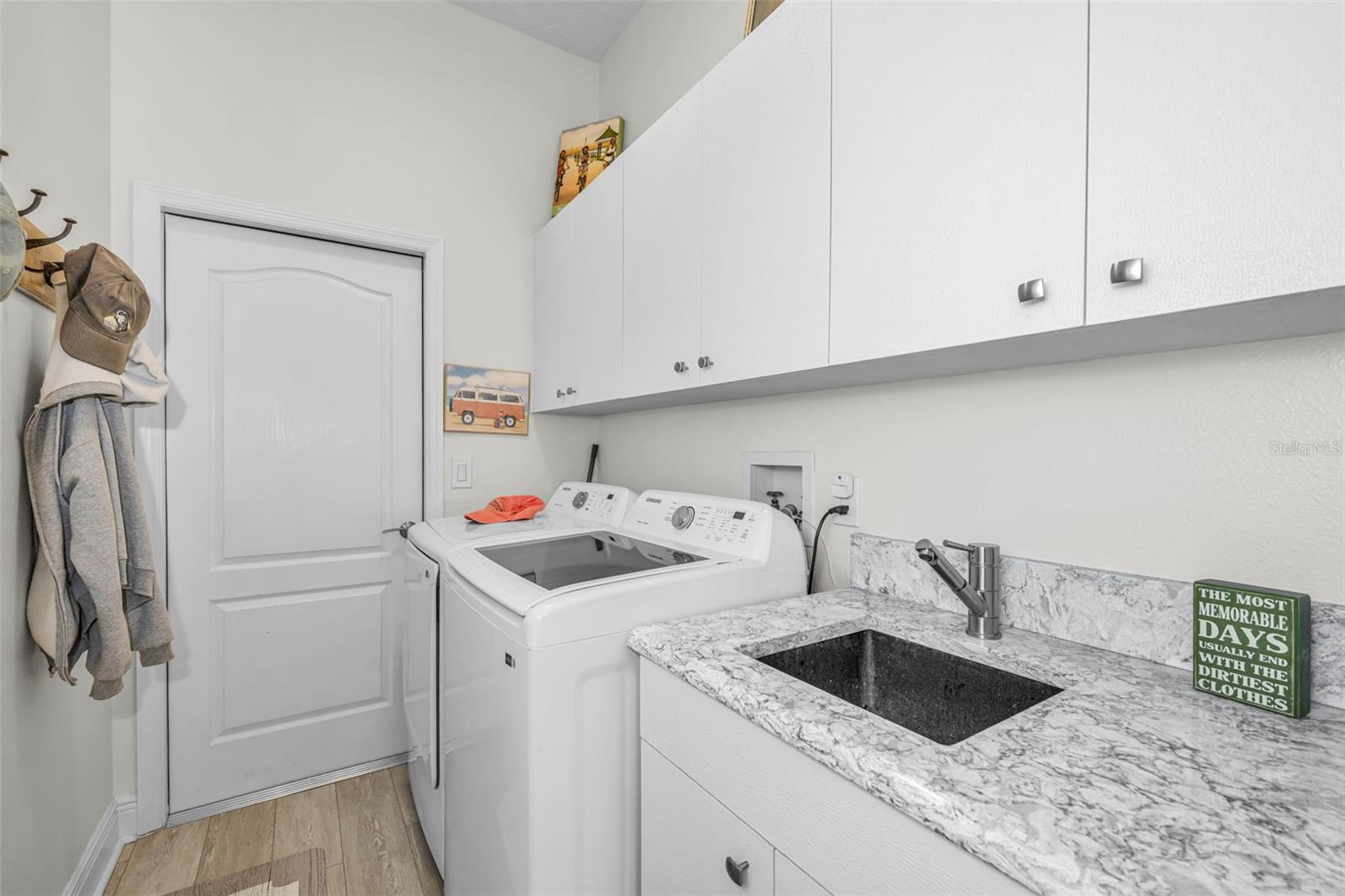 Image 38 of 87 For 1527 Woodstream Drive