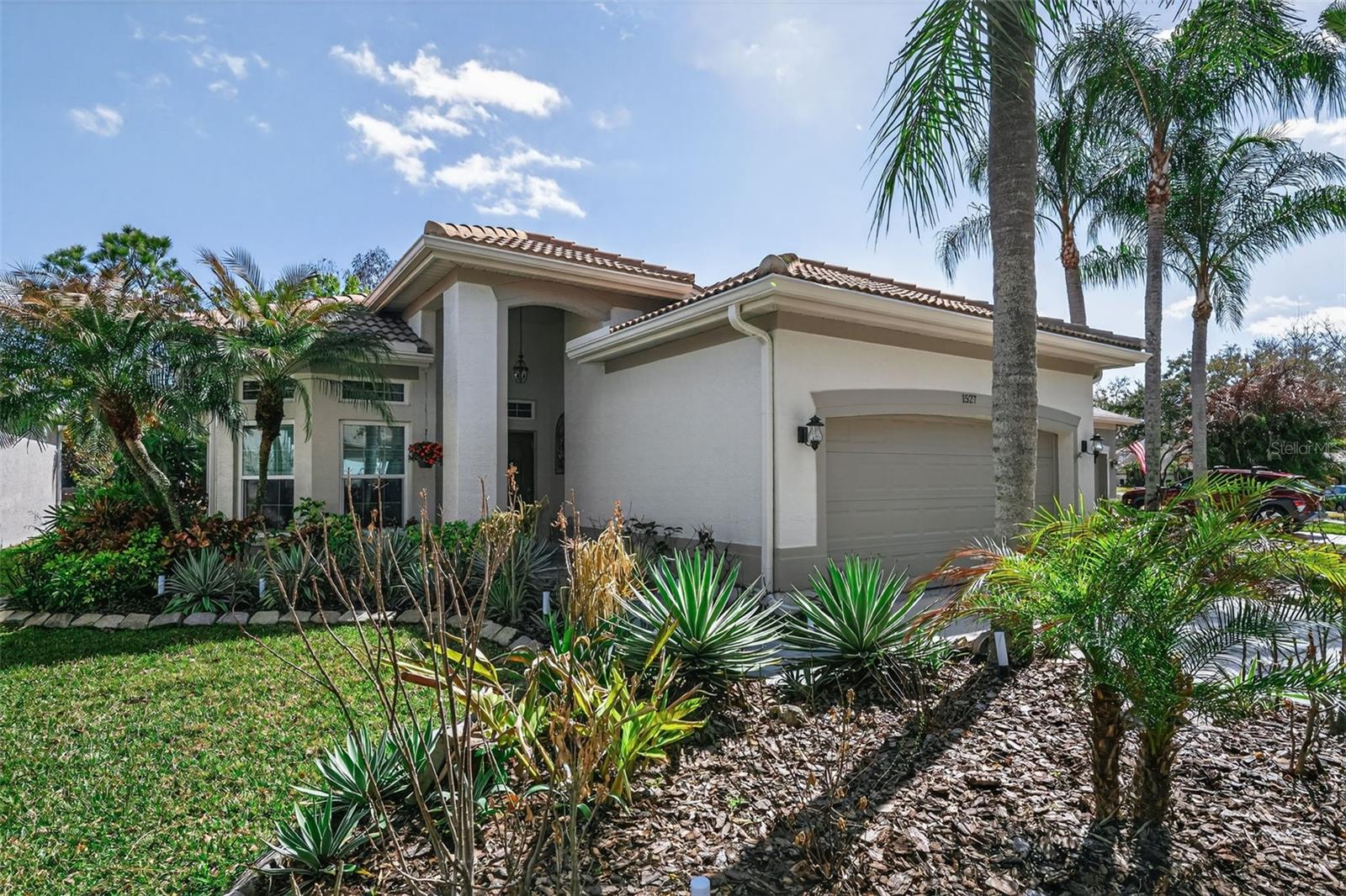 Image 5 of 87 For 1527 Woodstream Drive