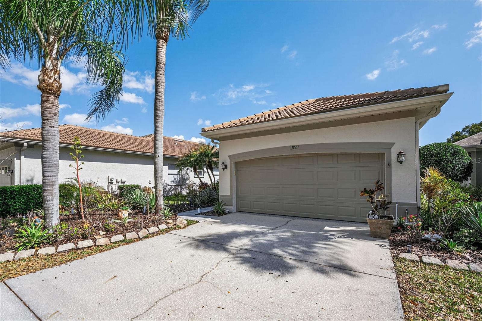 Image 7 of 87 For 1527 Woodstream Drive